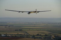 SEVILLA - Güneş enerjili uçak Atlas Okyanusu'nu 3 günde geçti