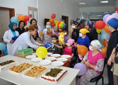 NEÜ Meram Tıp Fakültesi Çocukların Yüzünü Güldürdü