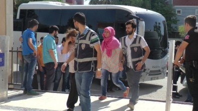 Rüşvet Vermekten Gözaltına Alınan 25 Sağlık Çalışanı Adliyeye Sevk Edildi