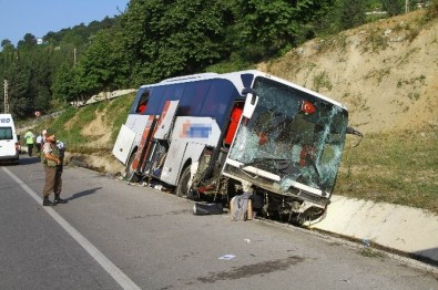 Samsun'da Otobüs Refüje Çarptı Açıklaması 40 Yaralı