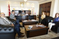 ÜNIVERSITELERARASı KURUL - Türk Anestezi Ve Reanimasyon Derneği Rektör Özer'i Ziyaret Etti