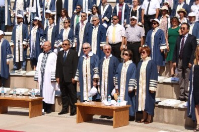 Atılım Üniversitesi'nde Mezuniyet Heyecanı