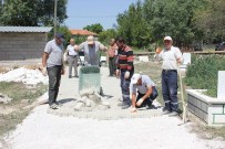 OTOBÜS DURAĞI - Dinar Belediyesi Kazanpınar Köyü Mezarlığına Yol Yaptı