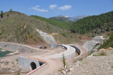 DSİ Küçük Aksu Barajı'nda Çalışmaları Sürdürüyor