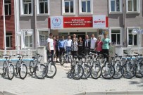 SAĞLIKLI HAYAT - Halk Sağlığı Müdürlüğü'nden Başarılı Sporculara Bisiklet