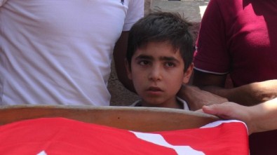 Mardin'deki Patlamada Ölen Tır Sürücüsü Şanlıurfa'da Defnedildi