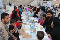 DÜNYA MÜLTECİLER GÜNÜ - Stso Mültecilere İftar Yemeği Verdi