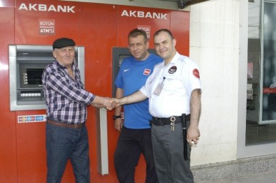 Tekirdağlı Çiftçi Çektiği 10 Bin Lirayı Atm'de Unuttu