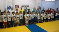 YAZ OKULLARI - Yunusemreli Çocuklar Judo Öğreniyor