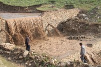 10 Dakikalık Yağmur Sele Dönüştü, Afette 1 Kişi Kayboldu