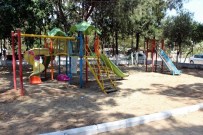 MUSTAFA AKÇAY - Başkan Karaçoban Akkeçili Mahallesindeki Çocukları Sevindirdi