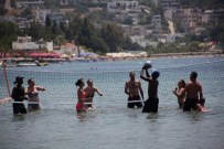 ORTAKENT - Bodrum'da Halk Plajları Dolarken Diğer Plajlar Sakin Kalıyor