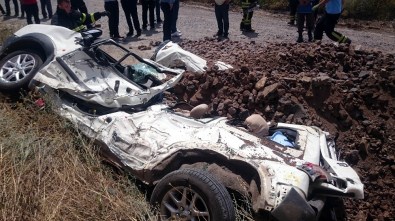 Kağıt gibi araçtan sağ çıktılar