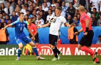 SLOVAKYA - Almanya Slovakya'yı Farklı Mağlup Etti