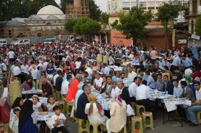 Uşak AK Parti İftar Yemeğinde Buluştu