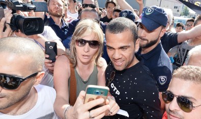 Dani Alves Juventus'la İmzalıyor