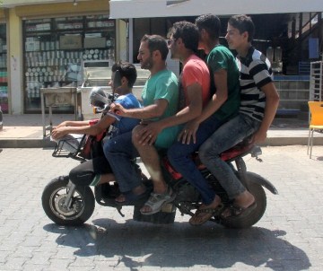 2 Kişilik Elektrikli Bisiklete 5 Kişi Bindi