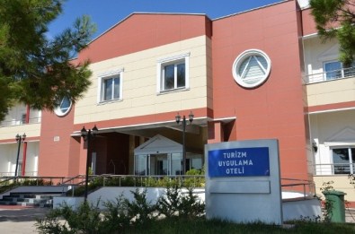 ADYÜ Turizm Uygulama Oteli Hizmete Devam Ediyor