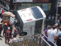 Kontrolden çıkan servis aracı dehşet saçtı