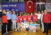 Erdemli Belediyesi'nden Bin Sporcuya Malzeme Desteği