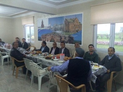 Erdinç Dolu Akpınar Köyü'nde İftarını Açtı