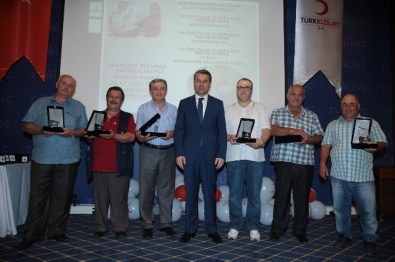 Eskişehir'de Kan Bağışçılarına Madalya Ve Plaketleri Verildi