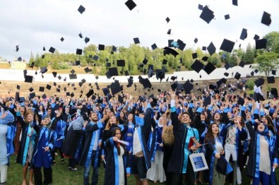 Fen Edebiyat Fakültesi Mezuniyeti Kutladı