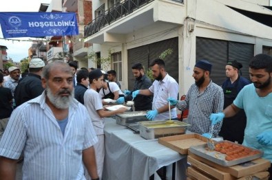 ''İzmirli Romanlardan Çoşkulu İftar''