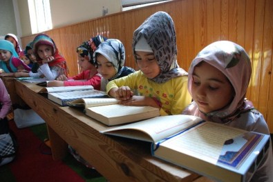 Türkiye Rekorunu Elinde Bulunduran Camide Eğitimci Sıkıntısı