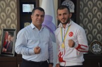 NECDET AKSOY - Ukrayna'da Şampiyon Olan Khayal Abdullayev, Mutluluğunu Aksoy'la Paylaştı