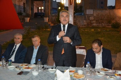 Uşak Valiliği Birlik Beraberlik Ve Kaynaşma İftarı Düzenledi