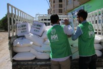 Elazığ'da Bin 150 Kişiye Yardım Dağıtıldı