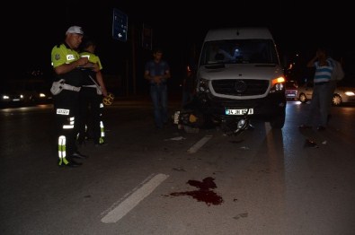 Erbaa'da Minibüs İle Motosiklet Çarpıştı Açıklaması 2 Yaralı