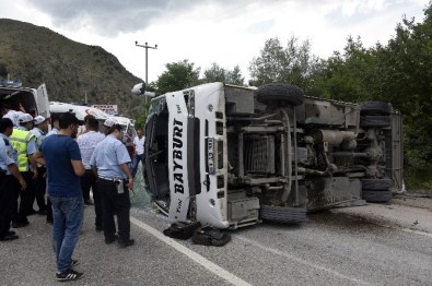 Gümüşhane'de Trafik Kazası Açıklaması 19 Yaralı