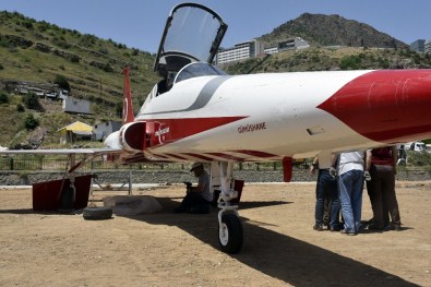 Gümüşhane'nin Yeni Sembolü 'Savaş Uçağı'