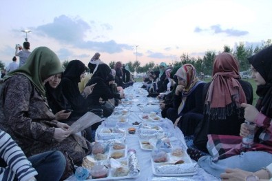 İzmit'te, Suriye Yemekleriyle İftar