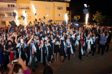 62 Yaşında Okul Birincisi Oldu