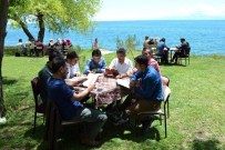 ADAY ÖĞRETMEN - Aday Öğretmenler Ahlat'ta Buluştu