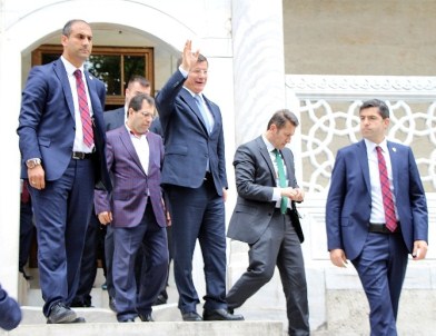 Ahmet Davutoğlu, Cuma Namazını Süleymaniye'de Kıldı