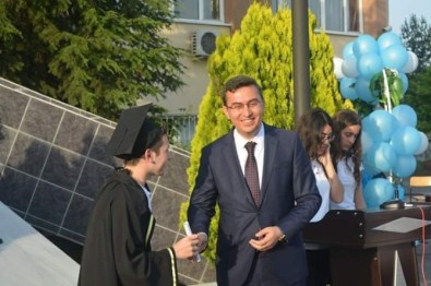 Çaycuma Oktay Ve Olcay Yurtbay Anadolu Lisesi Öğrencilerinden Mezuniyet Töreni