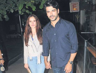 Fahriye Evcen 29'uncu yaşını kutladı