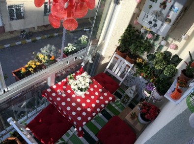 Gaziosmanpaşa'da Rengarenk Balkonlar Ödüllendirildi