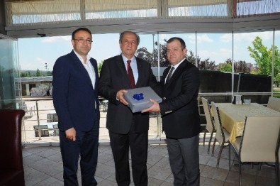 İş Dünyası'ndan Vali Kara'ya Veda Yemeği