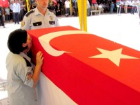 İzmir'de Kazada Şehit Olan Polis Memuru Gaziantep'te Defnedildi