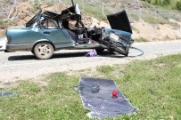 İSLAMOĞLU - Kepçeye Çarpan Otomobil Hurdaya Döndü
