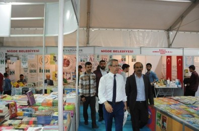 Niğde Kitap Fuarı'na Yoğun İlgi
