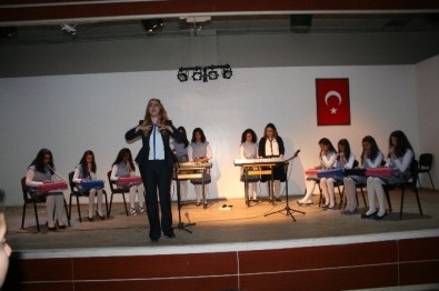 Pasinler'de 2015-2016 Eğitim Ve Öğretim Yılı Kapanış Programı Düzenlendi