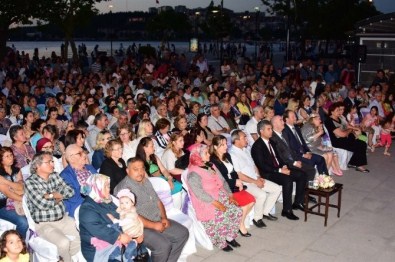 Türkmen Gelini Kıyafetleri Sergilendi