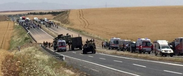 Diyarbakır'da askeri araca bombalı saldırı