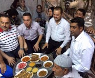 ABDURRAHMAN ÖZ - Abdurrahman Öz'den 10 Mahalleye 10 Halı Saha